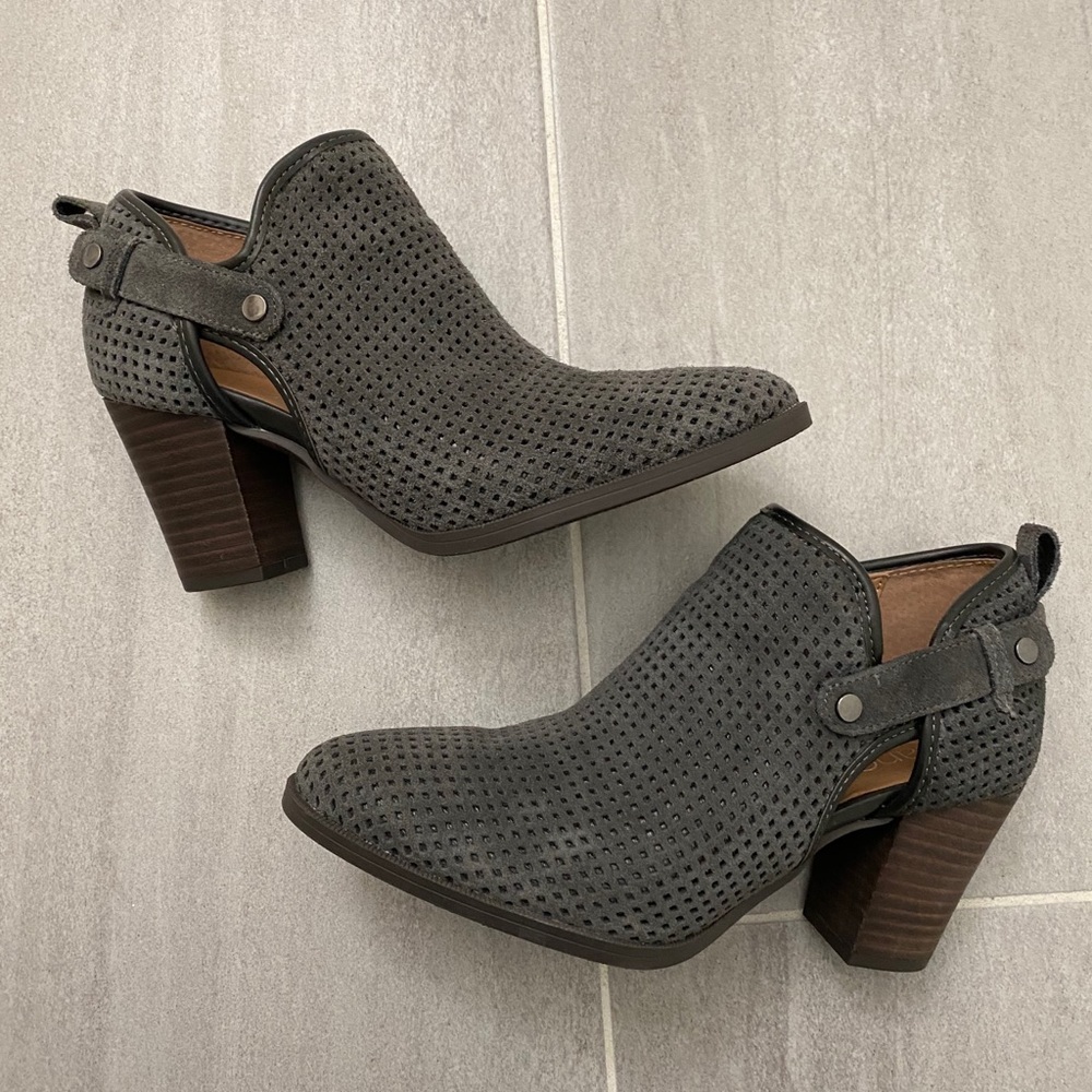 6.5 Franco Sarto “Dale” gray suede booties